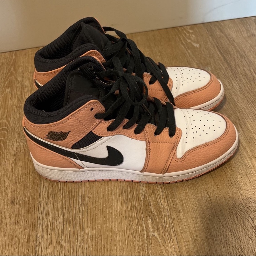 aj1 mid pink quartz 6y gs